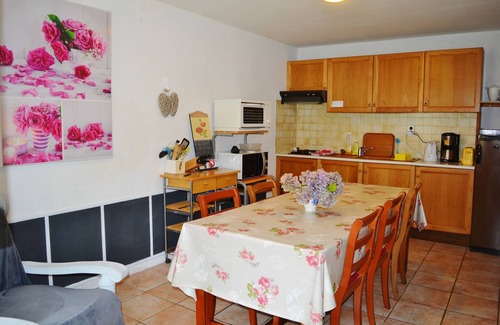 Courcelles-au-Bois House | Gîte 2 à 8 Personnes Avec 3 Chambres et 3 Salles de Bains/Cuisine