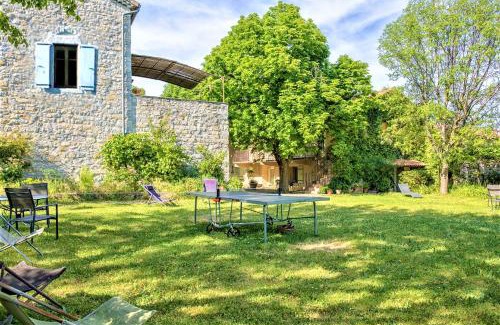 Villeneuve-de-Berg Apartment | Gîte 2/3p, 80m2, Terrasse ombragée, parc