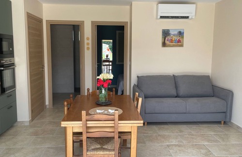 Senas House | Gîte 2 Attenant au Mas. Possibilité D'un Deuxième Gîte Identique Gite 1