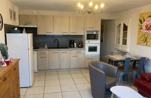 Apt House | Gîte 2 Chambres Tout Confort Dans une Bastide Avec Piscine