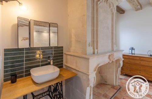 Saint-Remy-la-Varenne House | Gîte Apolize