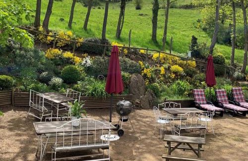 Sauvain House | Gîte Authentique avec Cheminée et Jardin à Sauvain - FR-1-496-315