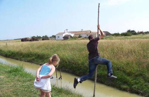 La Garnache House | Gîte authentique avec terrasse, jardin clos et wifi à La Garnache - FR-1-426-140