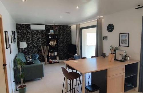 Saint-Pantaleon House | Gîte Aux Bons Voisins