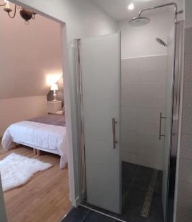 Montge-en-Goele Villa | Gîte aux trois suites parentales et son jacuzzi