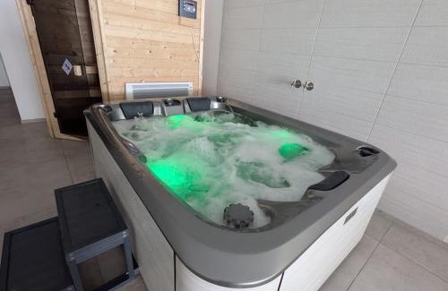 Le Val-d'Ajol House | Gîte avec piscine chauffée, spa et vue sur la vallée - FR-1-589-655