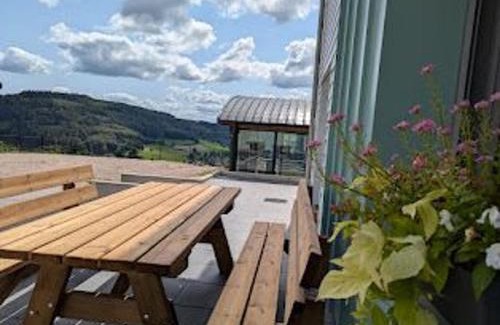 Le Val-d'Ajol House | Gîte avec piscine chauffée, spa et vue sur la vallée - FR-1-589-655