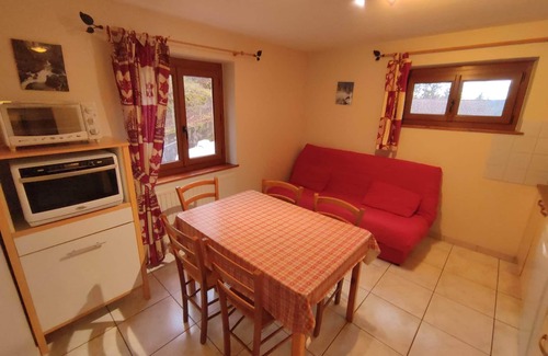 Dommartin-les-Remiremont Cottage | Gîte Catherine Spa Jacuzzi Sauna Fishing pond