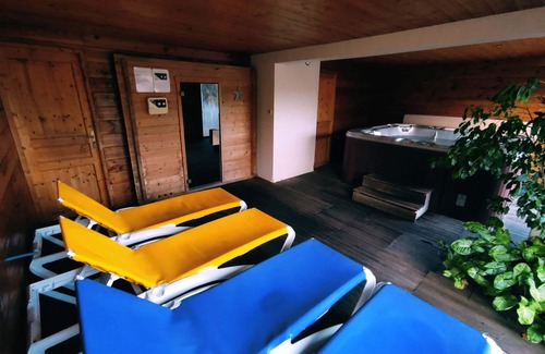 Dommartin-les-Remiremont Cottage | Gîte Catherine Spa Jacuzzi Sauna Fishing pond
