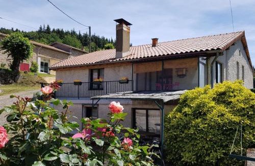 Laprugne House | Gîte calme à Laprugne, animaux acceptés, 2 personnes - FR-1-489-470