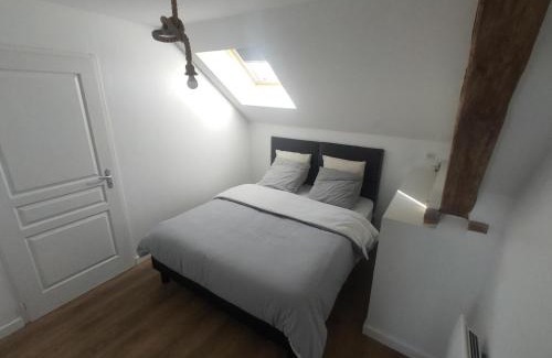 Saint-Bonnet-de-Four House | Gîte Campagne avec Animaux, Wifi, Parking, Saint-Bonnet-de-Four - FR-1-489-559