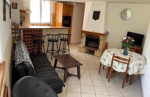 Domptail-en-l'Air House | Gîte chaleureux avec terrasse près de Nancy, parking privé, à proximité de festivals et nature - FR-1-584-9