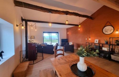 Pouilly-les-Feurs House | Gîte charmant avec espace cocooning et piscine, pour 8 pers., animaux bienvenus - FR-1-496-343