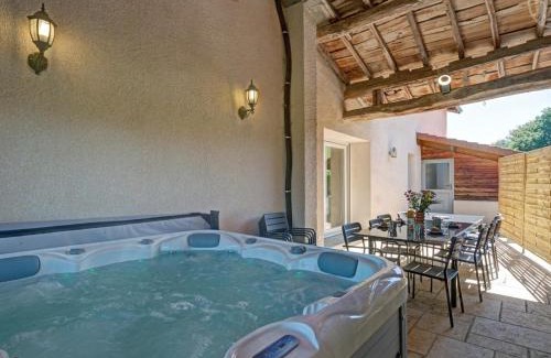 Chevrieres House | Gîte confort pour 12 pers. avec spa et jardin privatif - FR-1-496-354