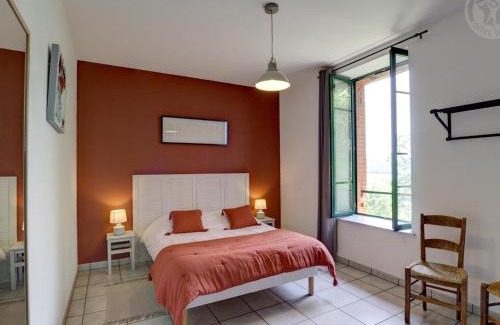 Saint-Just-la-Pendue House | Gîte confortable en campagne avec jardin et espaces extérieurs - FR-1-496-52