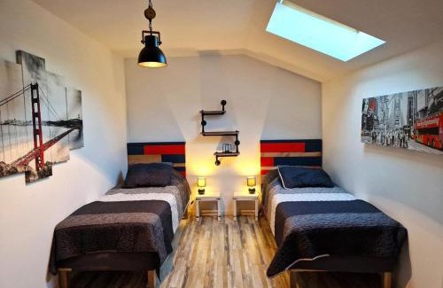 Charroux House | Gîte confortable avec piscine partagée, proche de Vichy - FR-1-489-572