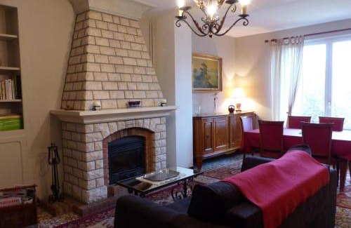 Saint-Ennemond House | Gîte confortable proche de Moulins avec jardin clos - FR-1-489-11