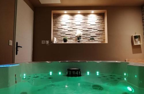 Serez House | Gîte Cosy Jacuzzi privatif proche Paris et Giverny