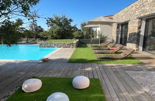 Cazevieille House | Gîte d'exception 4étoiles "La Villa du Pic St Loup"