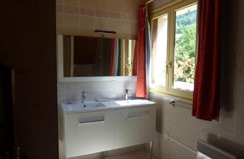 Saint-Nizier-du-Moucherotte House | Gîte des Gorges du Bruyant