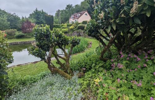 Langres Apartment | Gîte dans ancien presbytère avec parc à Langres - FR-1-611-74