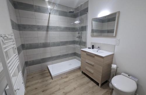 Langres Apartment | Gîte dans ancien presbytère avec parc à Langres - FR-1-611-74