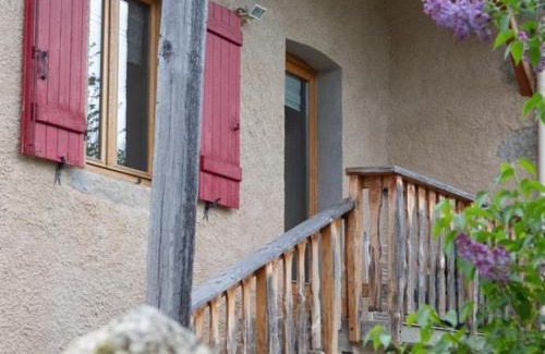 Saint-Julien-la-Vetre House | Gîte de charme à la ferme avec animaux acceptés et wifi à Vêtre-sur-Anzon - FR-1-496-290
