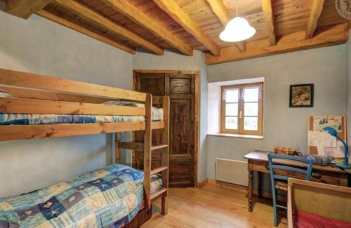 Saint-Jean-Soleymieux House | Gîte de Charme avec Cheminée, Animaux Acceptés, Proche Nature - FR-1-496-205