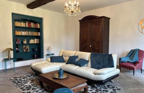 Souvigny House | Gîte de Charme à Souvigny, Jardin Privatif, Animaux Bienvenus - FR-1-489-581