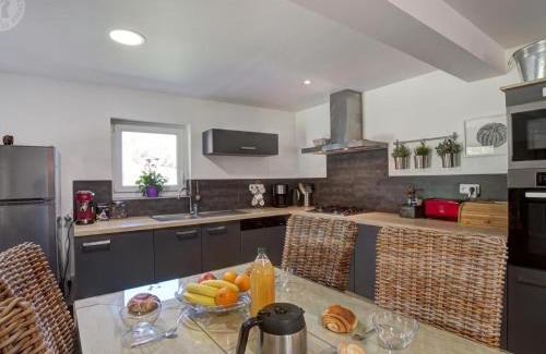 Pilat Rhodanien House | Gîte de charme avec terrasse et jardin en Rhône-Alpes - FR-1-496-363