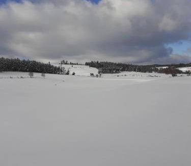 Saint-Sauveur-de-Peyre House | Gîte de fontanes aubrac Margeride loups du gevaudan Lozère