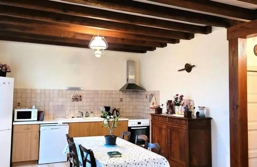 Montaignac-Saint-Hippolyte Villa | Gîte de France in Montaignac sur Doustre 2 ears - Gîte de France 6 people