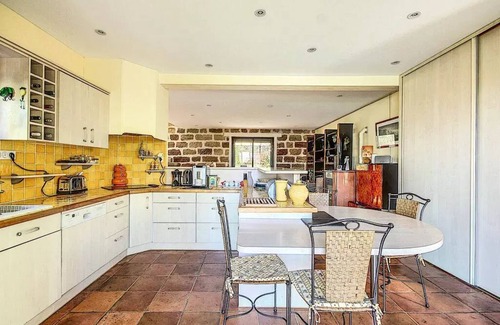 Varetz Villa | Gîte de France Bayat 4 ears - Gîte de France 10 people