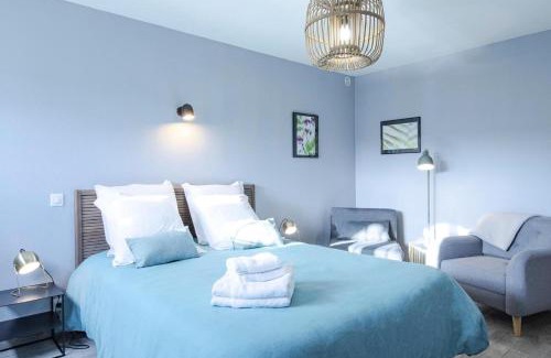 Uzerche Apartment | Gîte de France Gîte les pierres bleues 2 épis - Gîte de France 2 personnes MAE-4011