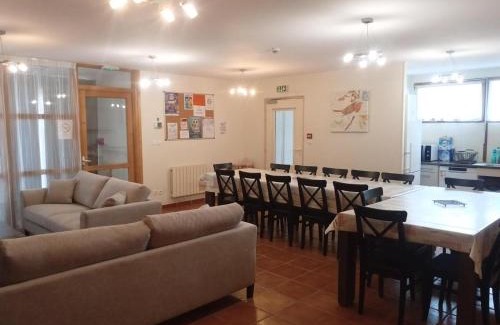 Mesples House | Gîte de groupe écologique, internet gratuit, idéal famille ou amis - FR-1-489-484