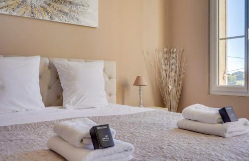 Saint-Aignan Villa | Gîte des Coteaux - Family home with pool