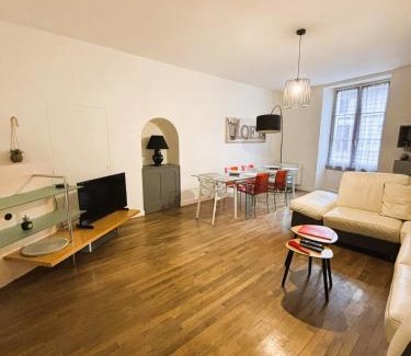 Couhe House | Gîte des Débats