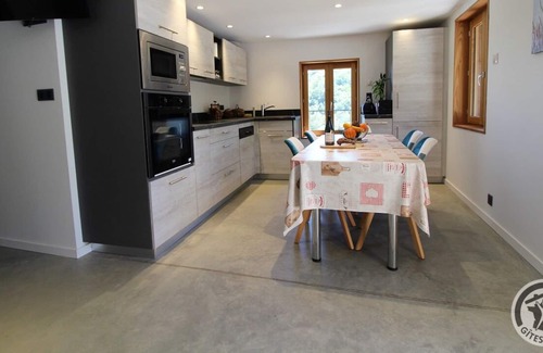 Beaujeu House | Gîte du Château St Jean