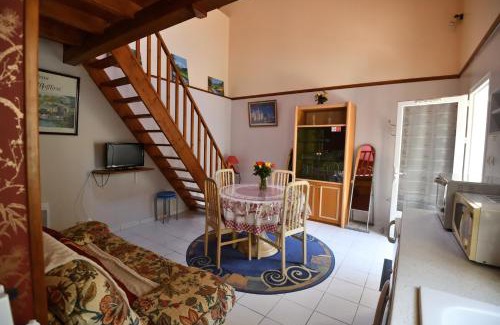 Bayon-sur-Gironde Apartment | Gîte du Plisseau