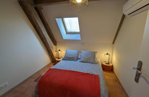 Saint-Firmin-sur-Loire House | Gîte en forêt avec jardin, terrasse et parking près de la Loire - FR-1-590-530