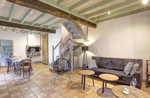 Salt-en-Donzy House | Gîte en pierre 8 pers, nature, animaux admis, Wi-Fi, Loire - FR-1-496-10