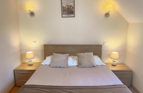 Thesee House | Gîte en Val de Loire: confort, jardin, parking et WiFi inclus - FR-1-491-452