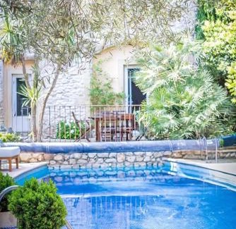 Saint-Genies-de-Malgoires House | Gîte familial 6 personnes climatisé, piscine partagée chauffée, proche Nîmes, Uzès, Pont du Gard, Cévennes