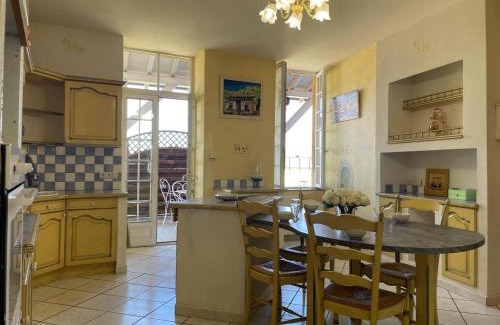 Pierrefitte-sur-Loire House | Gîte familial 18ème siècle avec jardin et animaux admis - FR-1-489-387