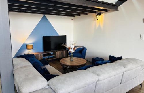 Bressolles House | Gîte familial avec piscine et jardin à Bressolles - FR-1-489-598