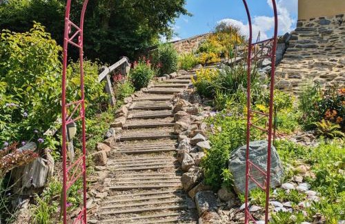 Montjean House | Gîte familial avec piscine, pêche, et activités à proximité, accueille 5 pers, animaux admis - FR-1-600-39