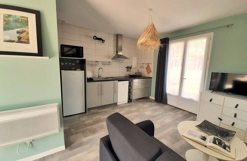 Cenac-et-Saint-Julien Apartment | Gîte Forêt. Piscine, Terrasse à L'orée des Bois et Situation Idéale 🌿