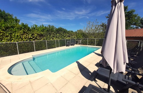 Cenac-et-Saint-Julien Apartment | Gîte Forêt. Piscine, Terrasse à L'orée des Bois et Situation Idéale 🌿
