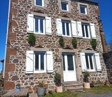 Fix-Saint-Geneys House | Gîte Germaine et Yves