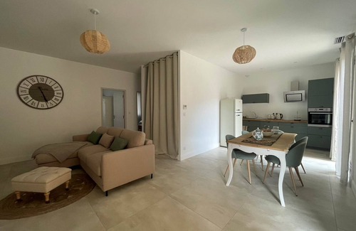 La Magdelaine-sur-Tarn House | Gîte Ingres Avec SPA AU Chateau DE LA Busquette